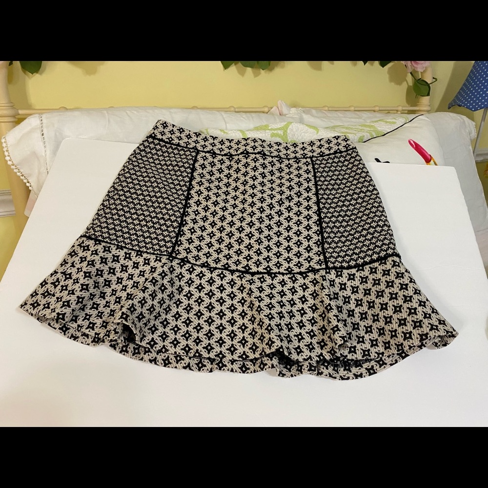 NWT Loft cream and black tulip 🌷 skirt Sz 10P